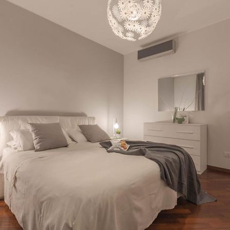 Welcome To Milan And More! Apartment Varedo Bagian luar foto