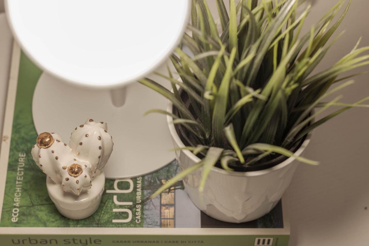 Welcome To Milan And More! Apartment Varedo Bagian luar foto
